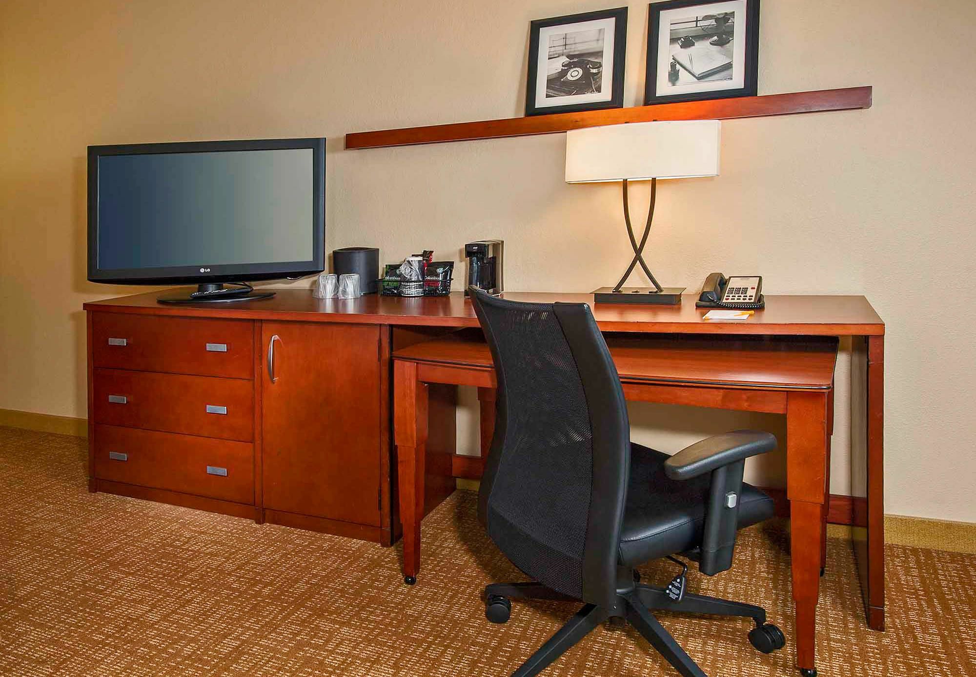 Hotel Courtyard By Marriott Raleigh Midtown Esterno foto